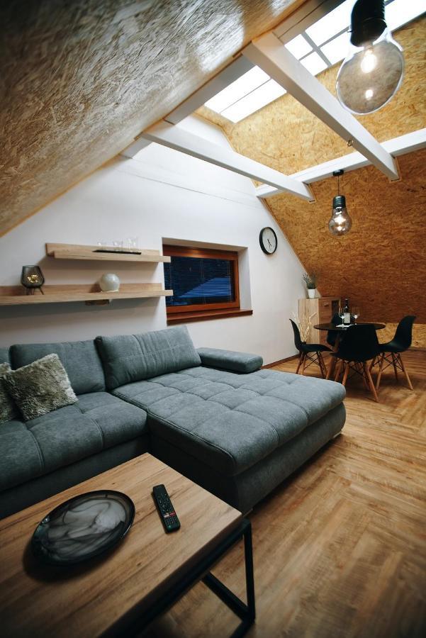 Garage Harrachov Daire Dış mekan fotoğraf